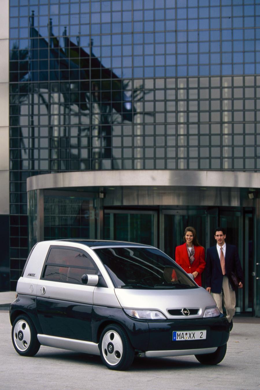  Opel Maxx Concept 1995 года  (фото 18 из 30)